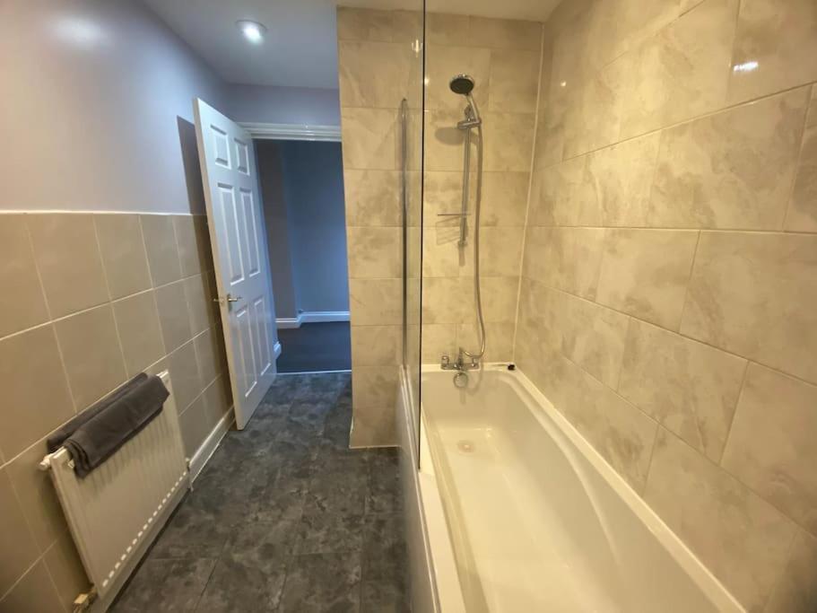 Spacious 2 Bedroom Flat Londres Exterior foto